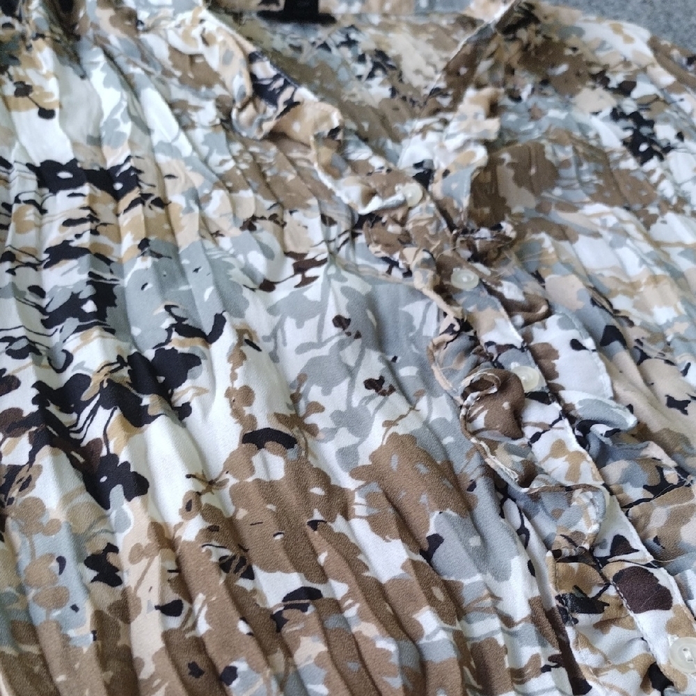 Zara Women's Ruffled Blouse - Cream and Black - Picture 12 of 13